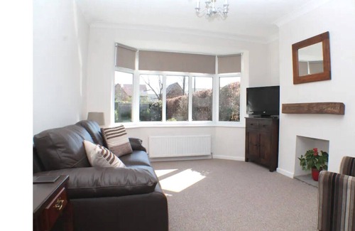 Chesterfield House | Spacious House on the edge of the Peak District National Park