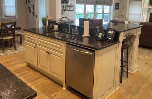 Dardanelle House | Spacious house perfect for entertaining with pool located on local golf course.