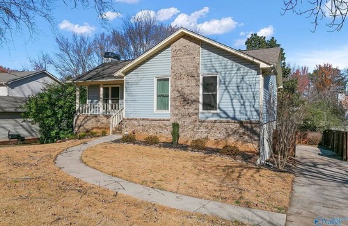 Huntsville House | Spacious house right in the heart of Huntsville (MidCity)