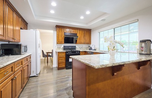 Hacienda Heights House | Spacious house with hool in charming Hacienda Heights