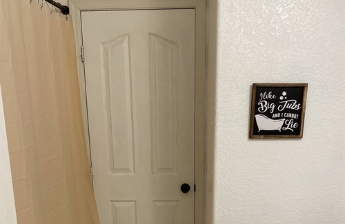 Casa Grande House | Spacious House w/ a Washer + Private Bathroom