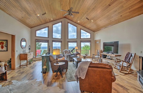 Royal House | Spacious House w/ Wraparound Deck + Mtn Views!