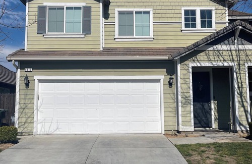Roosevelt House | Spacious house with large back yard near FAT airport and National Parks