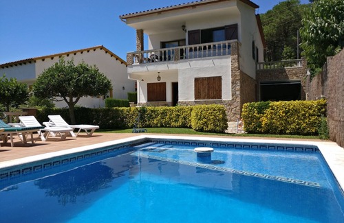 Vidreres House | Spacious House with Pool, Vidreres Aguaviva Park