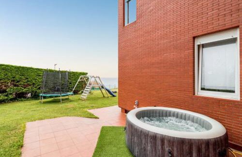Liencres House | Spacious house with sea view in Liencres + jacuzzi