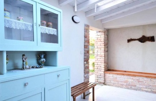 Miane House | Spacious house with (shared) pool, between Venice and The Dolomitet