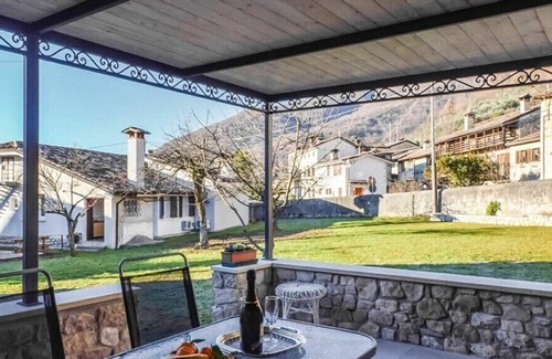 Miane House | Spacious house with (shared) pool, between Venice and The Dolomitet