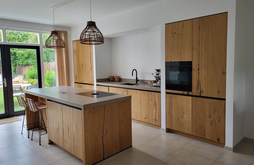 Heiloo Villa | Spacious house with sunny garden, covered terrace and A'dam in 30 min