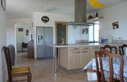 Solaro House | Spacious house with swimming pool near beaches and rivers