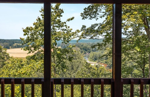 Steelville House | Spacious hunting lodge hideaway with stunning views and Private River Access