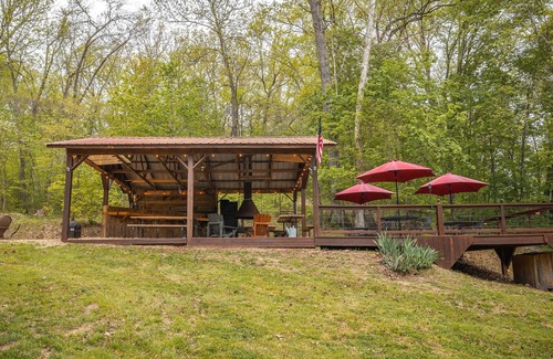 Steelville House | Spacious hunting lodge hideaway with stunning views and Private River Access
