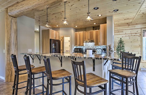Hurley House | Spacious Hurley Home w/Game Room Near Lakes