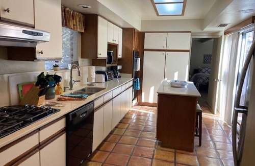 Sedona House | Spacious Indoor & Outdoor Living With Beautiful Red Rock Views. Near Holy Chapel