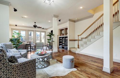 South Central Houston House | Spacious & Intimate Townhome near TMC/NRG Stadium/Rice Village