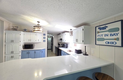 Put-in-Bay House | Spacious Island Club Home – Summer Fav! 10 PP-3 BR-2 BA-Pool- IC95