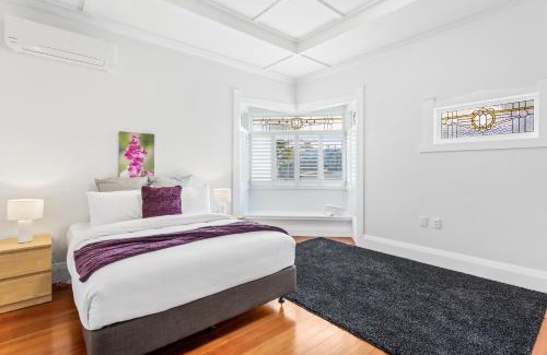 Mount Eden House | Spacious Kingsland 4BR Home