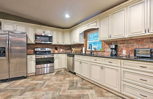 Jonas House | Spacious Kunkletown Home w/Full Game Room & Deck!
