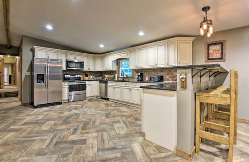 Jonas House | Spacious Kunkletown Home w/Full Game Room & Deck!
