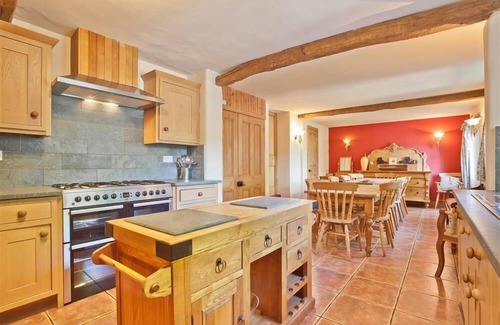 Coniston Cottage | Spacious Lake District village house with own hot tub