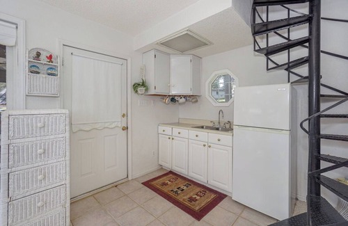 Mayhew House | Spacious Lake Front 5-bedroom house on Lake Norman with WiFi
