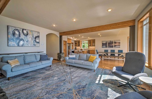 Lake Stevens House | Spacious Lake Stevens Home w/Fire Pit, Patio