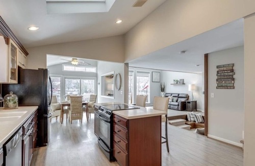 Locust Grove House | Spacious Lakefront Retreat at Quiet Cove