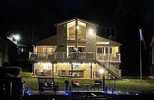 Locust Grove House | Spacious Lakefront Retreat at Quiet Cove