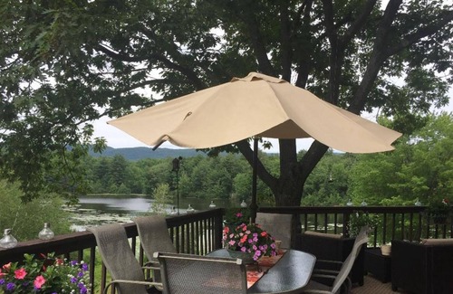 Gloversville House | SPACIOUS LAKESIDE HOME WITH GORGEOUS VIEWS & 126 FT OF PRIVATE BEACH