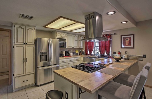 Lancaster House | Spacious Lancaster Family Ranch - BBQ & Patio