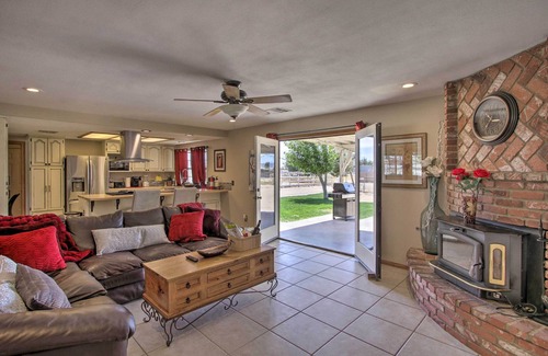 Lancaster House | Spacious Lancaster Family Ranch - BBQ & Patio