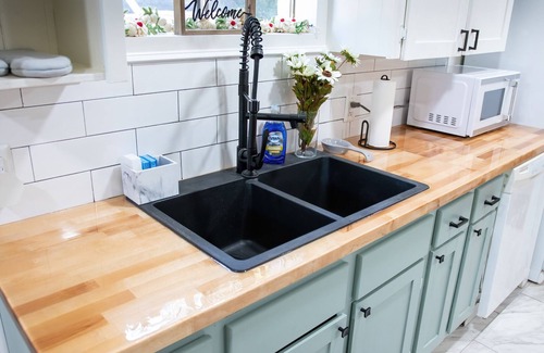 Laurel House | Spacious Laurel Home Near Historic DIstrict