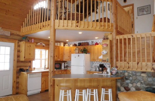 Leavenworth House | Spacious Leavenworth Log Home in a Peaceful Setting