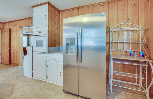 Lexington House | Spacious Lexington Abode w/Pool Table & Fireplace