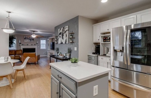 Lexington House | Spacious Lexington Home on 2.5 Acres | Sleeps 9