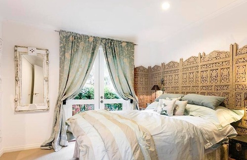 Hawthorn House | Spacious Light Filled 2 Storey Cottage in Hawthorn