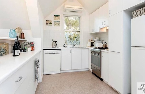 Hawthorn House | Spacious Light Filled 2 Storey Cottage in Hawthorn