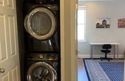 Petworth House | Spacious Longterm DC Townhouse - w/Parking + Metro