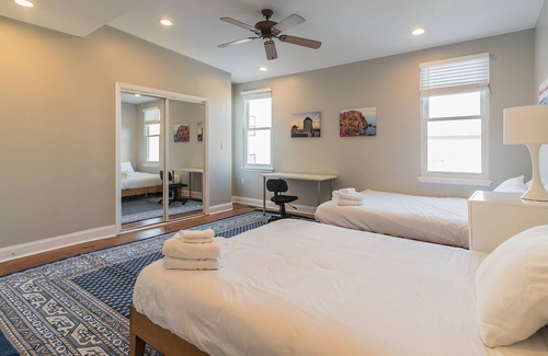 Petworth House | Spacious Longterm DC Townhouse - w/Parking + Metro