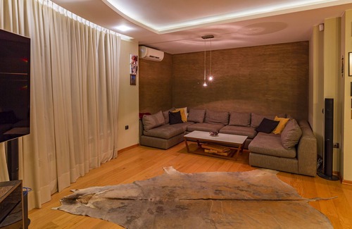 Studentski Grad Apartment | Spacious Lovely 3-Bed Apartment with big balcony