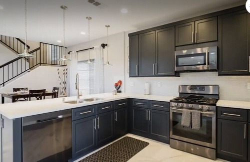 Sovana House | Spacious lovely 5-bedroom home in quiet cul-de-sac near the famous Strip.