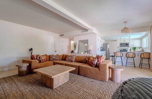 Green Valley North House | Spacious Lux Estate l 8 mins to Strip