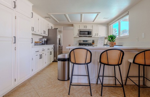 Green Valley North House | Spacious Lux Estate l 8 mins to Strip