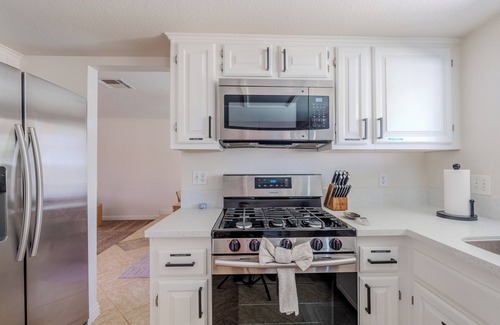 Green Valley North House | Spacious Lux Estate l 8 mins to Strip