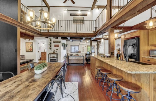 Wolfeboro Condo | Spacious Luxe Condo in Historic Downtown Wolfeboro