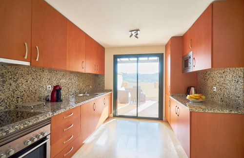 Benahavis Apartment | SPACIOUS LUXURY APARTMENT WITH SWIMMING POOLS, SPA AND GYM ON COSTA DEL SOL