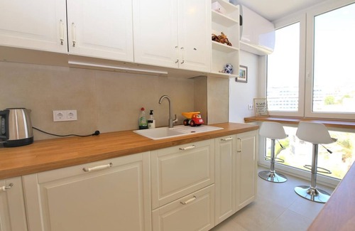 Estepona Apartment | Spacious luxury apartment with air con and seaview, Close to beach, restaurants and Estepona Port