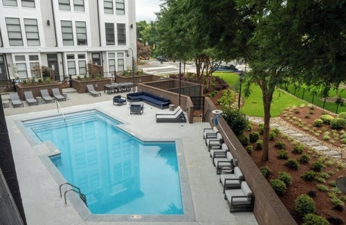 First Ward House | Spacious Luxury Townhouse in the Heart of Uptown