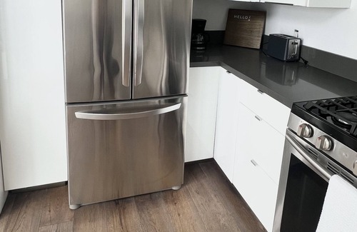 El Porto Apartment | Spacious Manhattan Beach Unit on Strand! - Accepting under 30 days!