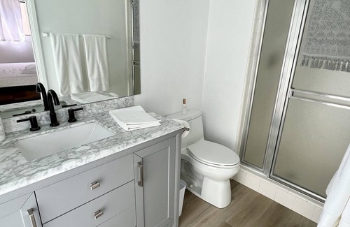 El Porto Apartment | Spacious Manhattan Beach Unit on Strand! - Accepting under 30 days!