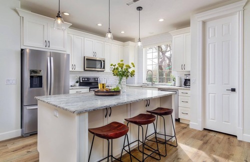 Hurricane House | Spacious mansion near Zions - HUGE backyard - Private Pool Coming June 2024